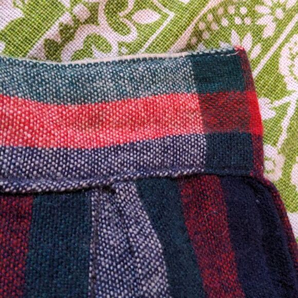 Vintage handmade wool plaid skirt - Picture 4 of 6